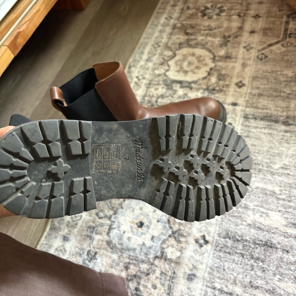 Madewell Bradley Chelsea lugsole brown leather boots size 7 - Picture 4 of 7